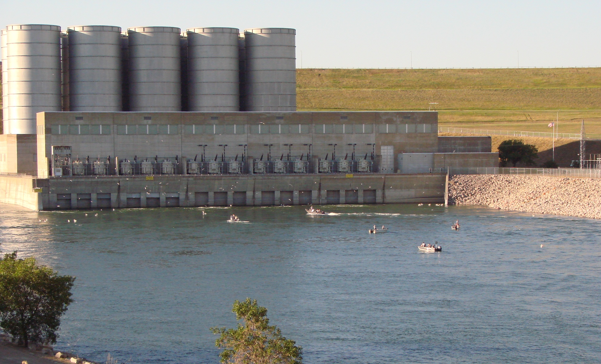 garrison dam power plant tours