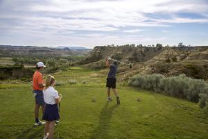 Golfers at Bully Pulpit in Medora