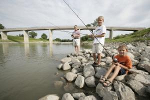 Shore fishing in Grand Forks