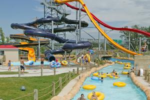 Raging rivers water park