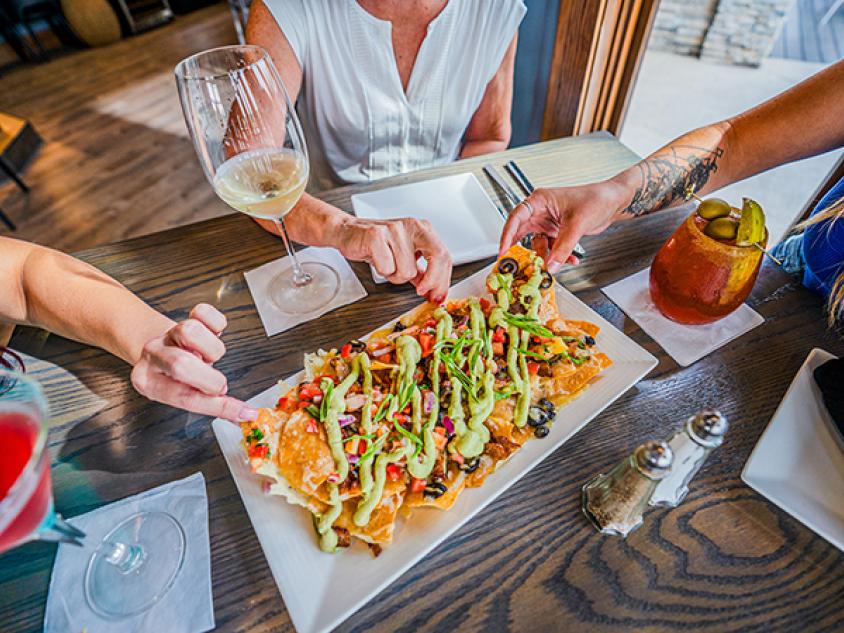 1685 restaurant at Minot Country Club
