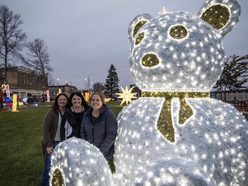 Holiday lights in Mandan