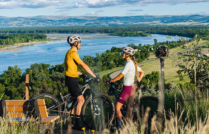 Biking along the Missouri River