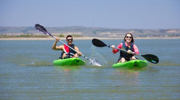 Kayaking on Lake Sakakawea. Courtesy McKenzie County Tourism 