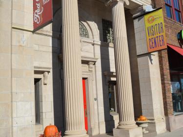 red door art gallery photo