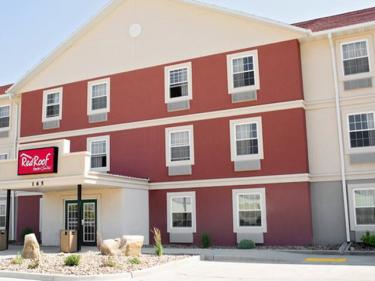 red roof inn & suites photo