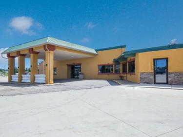 Badlands Inn & Suites
