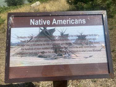 tipi trail signage photo