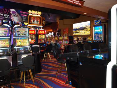 4 bears casino photo