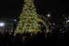 crowd at hollydazzle town square tree photo 4